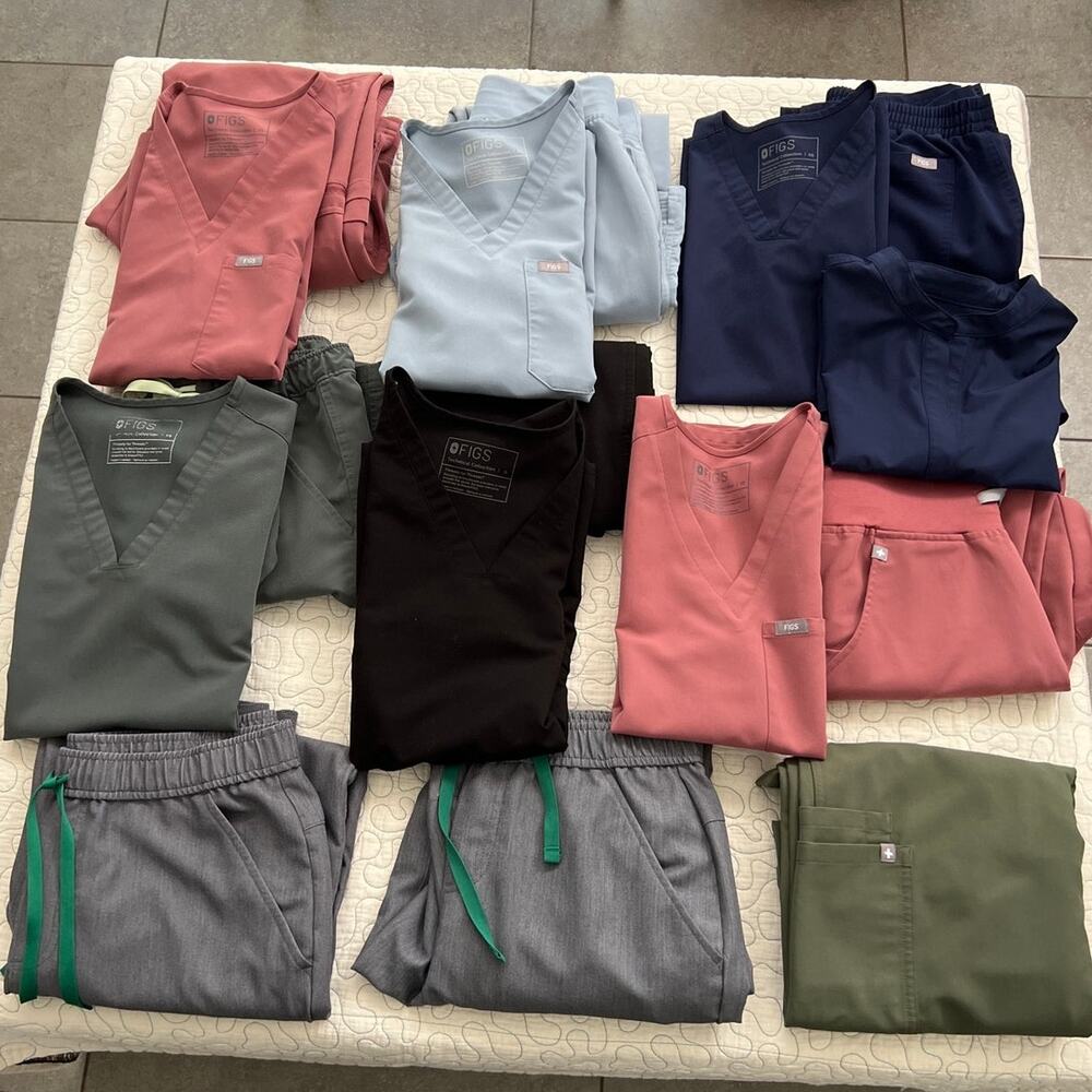 Figs Scrub Set and others brands, Sizes petit XS to Small, (Lot of 24 pcs.)